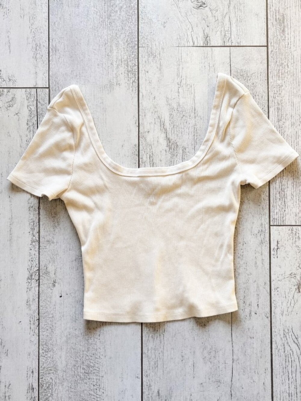 Universal Thread Ivory Ribbed Scoop Neck Cropped Short Sleeve Top Size M